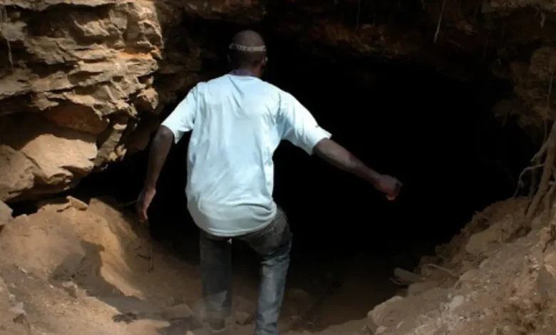 Illegal Mining in Brakpan: Miners Digging Beneath Snake Road Poses Safety Threat