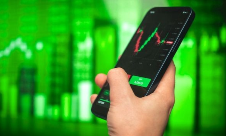Mobile Trading: How Smartphones Are Democratizing Investment