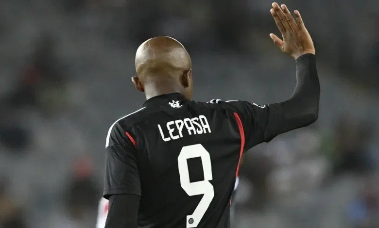 Zakhele Lepasa Parts Ways with Orlando Pirates After Five-Year Stint