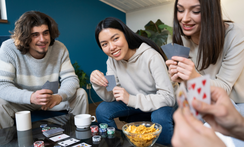 Why Gambling with Friends Feels Less Risky – And Why It Isn’t