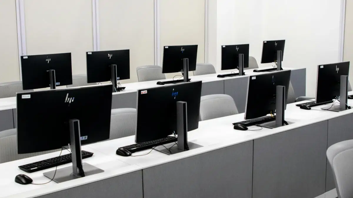 Escuelas de Gauteng enfrentan desafíos en la enseñanza de tecnología