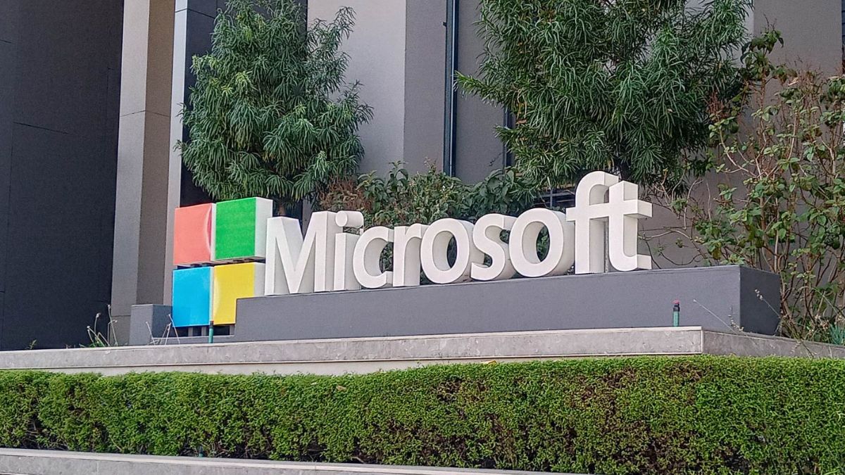 Microsoft SA: AI Reshaping Traditional Job Functions and Creating New Opportunities